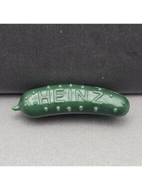 Vintage Plastic Heinz Pickle Pin Green Worlds Fair Advertising Brooch 1939